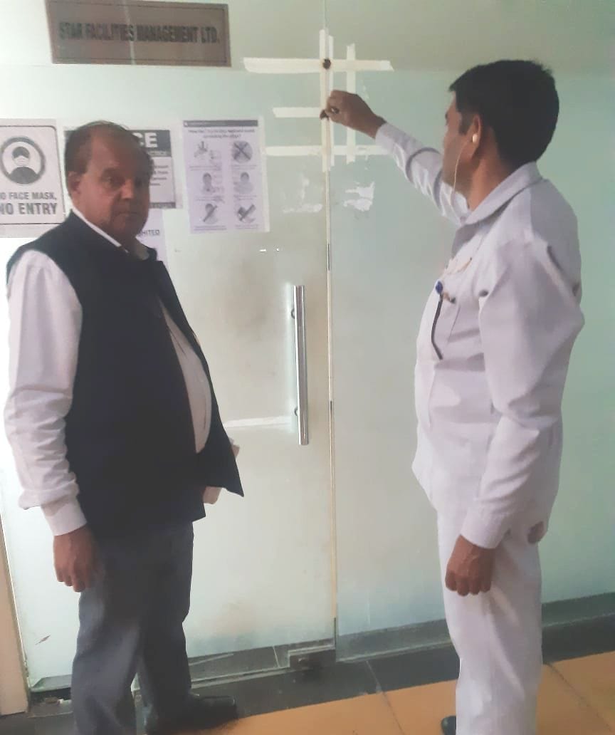 Big action against Ansal builder 17 bank accounts attached two offices sealed more than two crore rupees seized