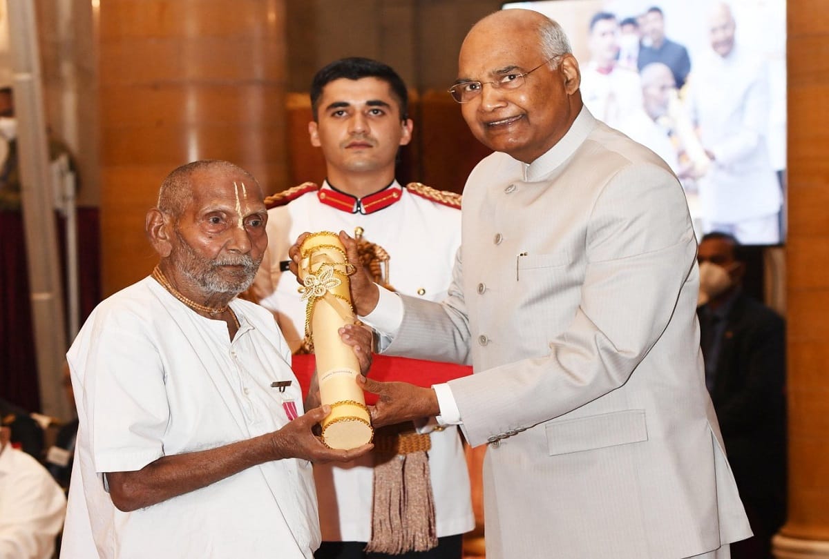 126 Years old Yoga Guru from varanasi Baba Shivanand gets Padma shri award  his Parents and sister died due to hunger