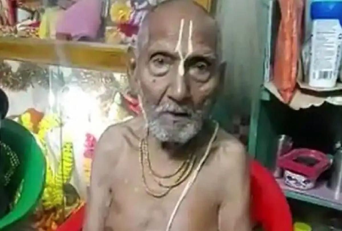 Baba Sivananda is completely healthy even at age of 126 on basis of yoga
