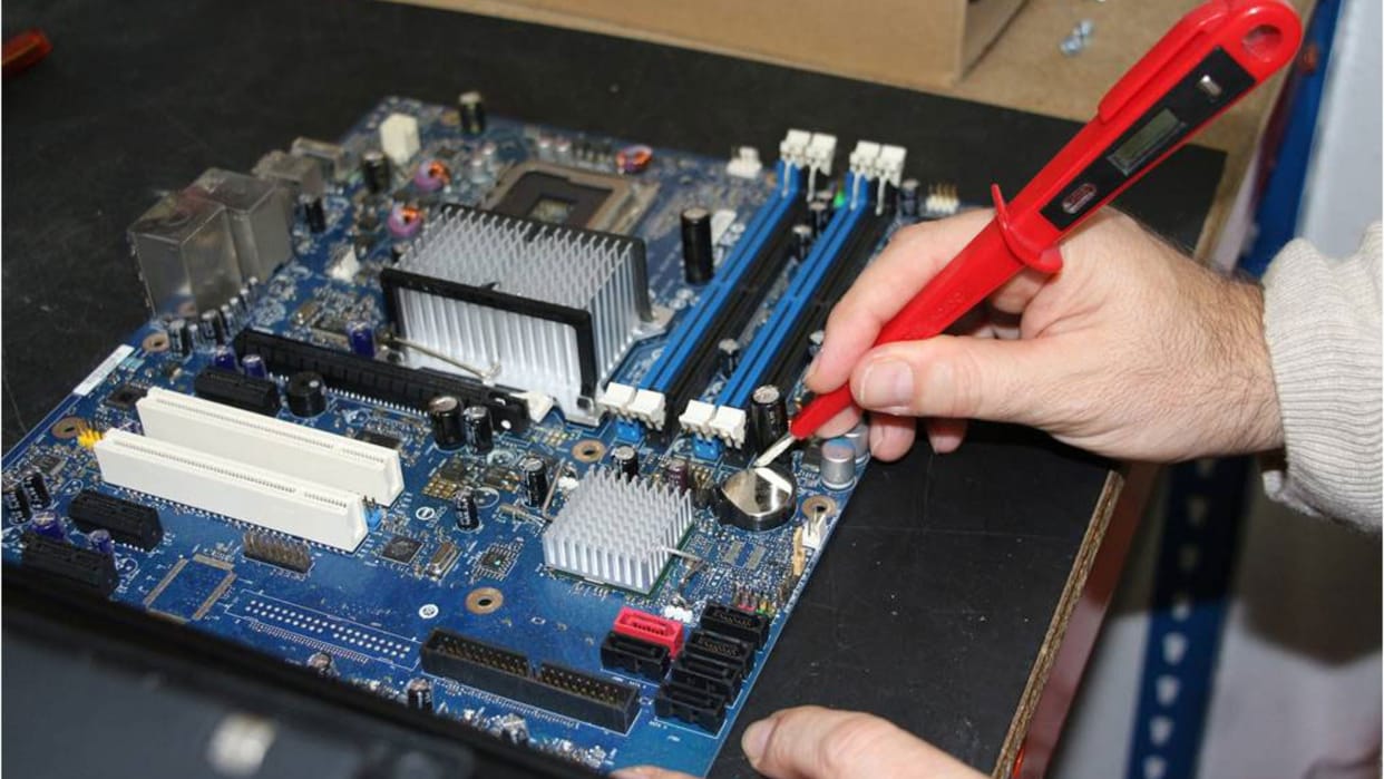 SelF Employment know about career options in the field of computer hardware repairing