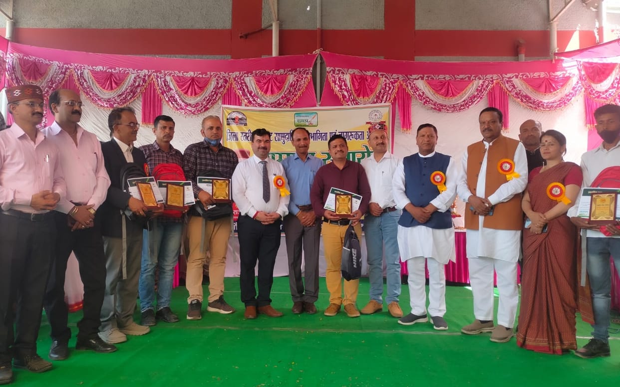 147 teachers-smc members and social worker honoured for best services in diet nahan