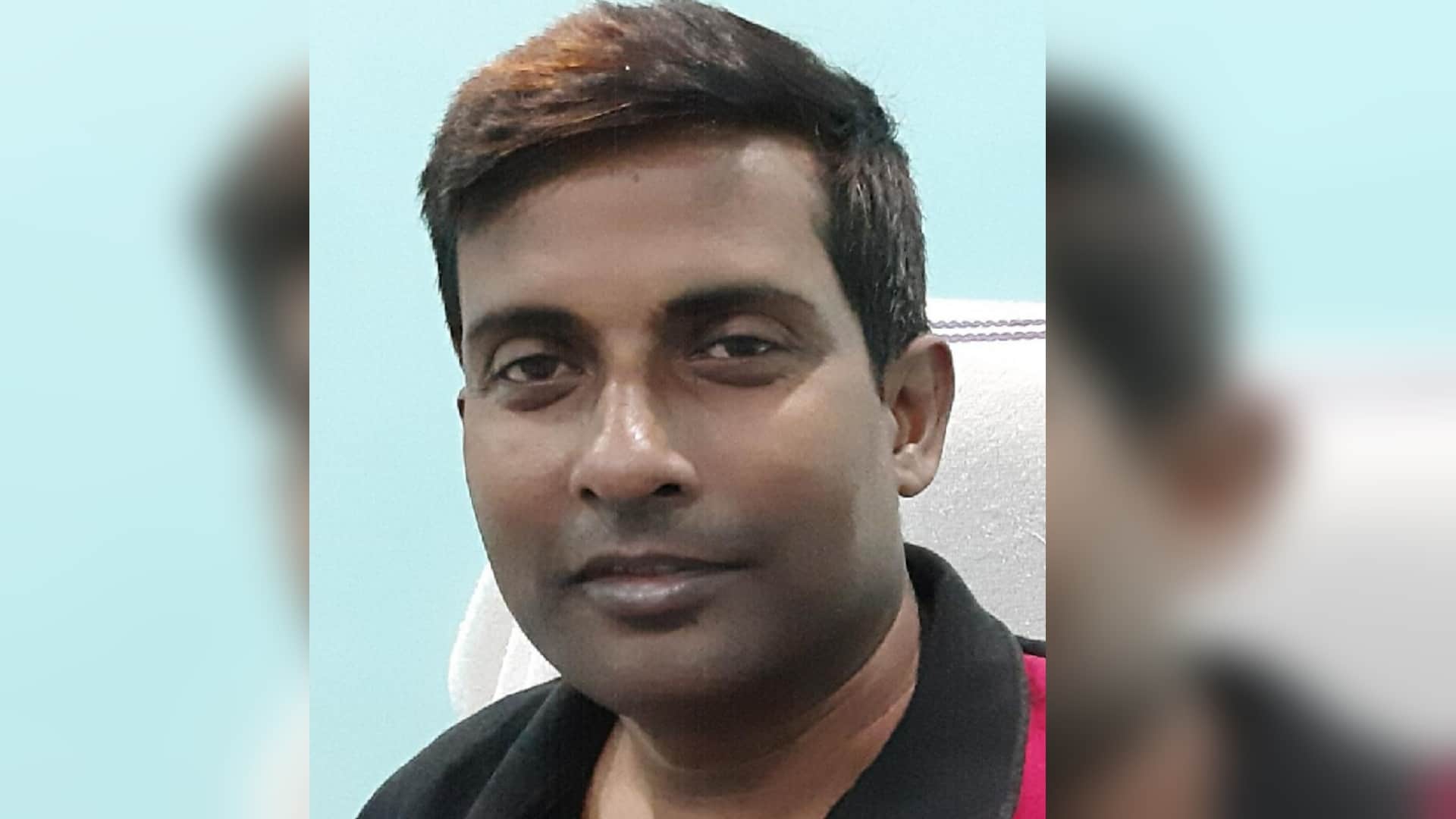 Tight jeans and synthetic clothing prone to fungus and ringworm