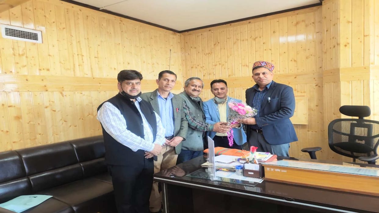 himachal shikshak mahasangh demanded not to transfer teachers before five years