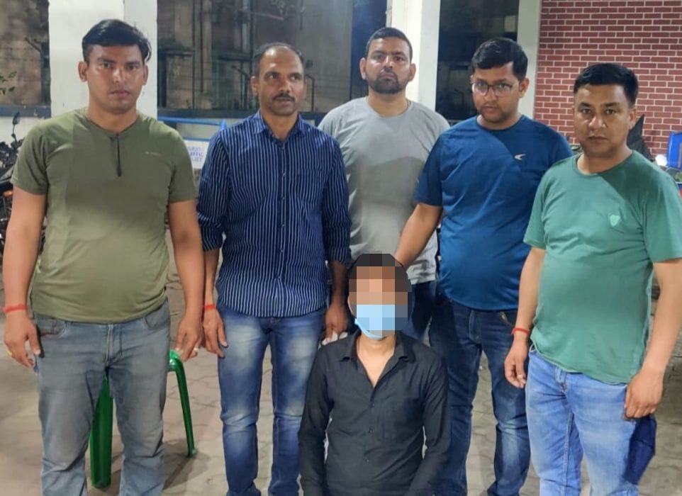two arrested for fraud of lakhs in the name of bsnl tower