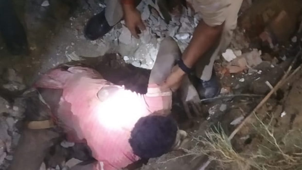 Ghaziabad: Five laborers buried in debris due to collapse of drain wall news of two deaths