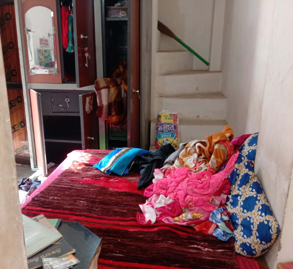 theft in jwellers house