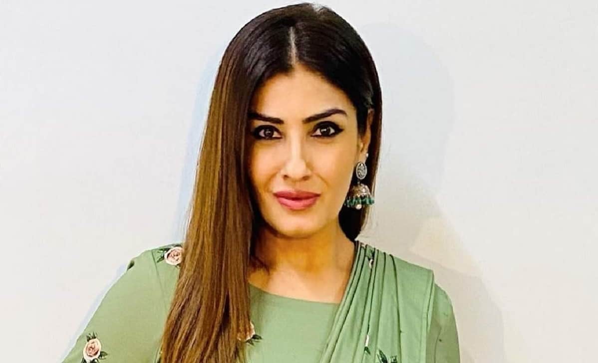 raveena tandon neelam kothari 90s look video goes viral on instagram
