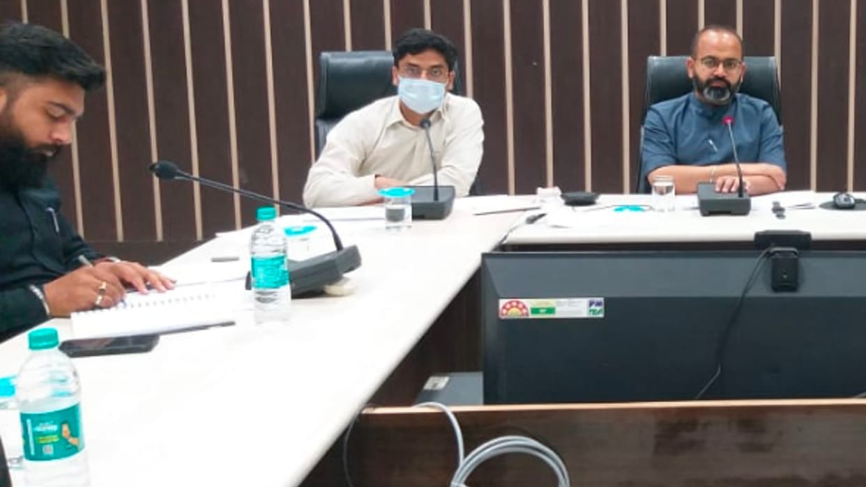 Sehore: Collector was seen strict in TL meeting, said - action will be taken against those who make disturbances