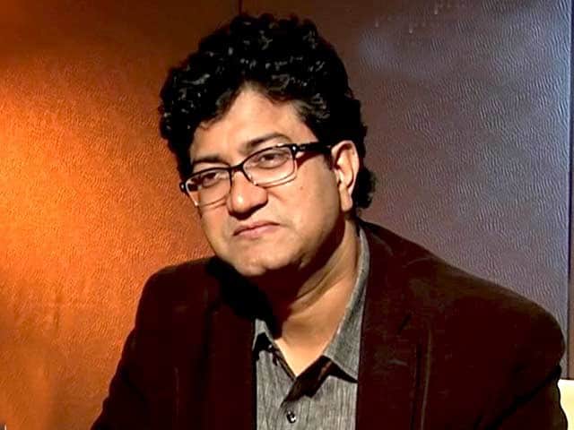 prasoon joshi birthday writer was called from pakistan for his song arziyan know unknown facts about lyricist