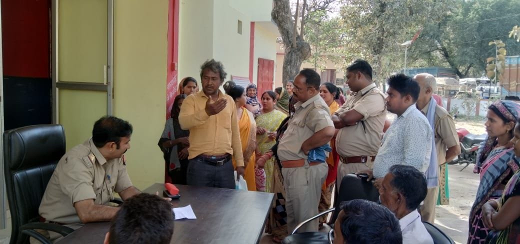 The manager of the chit fund company hit lakhs, the women surrounded the kotwali