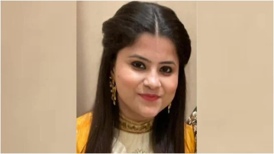 Delhi Cloth Merchant Murdered Tuition Teacher With Wife And Servents businessman spent 40 lakhs on teacher in seven years