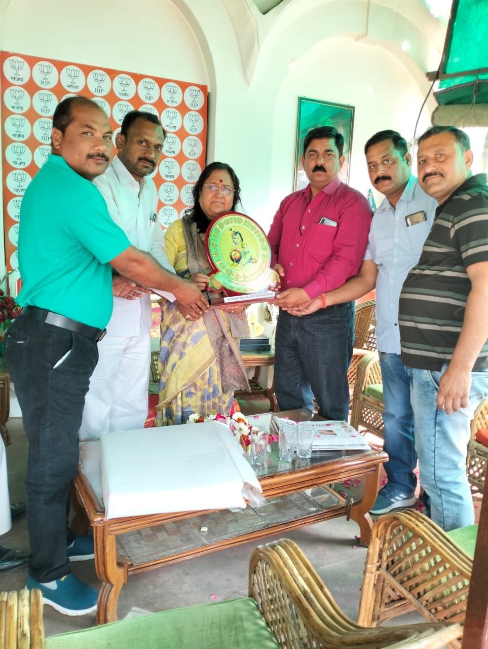 Hathras: Former ABVP worker met Babyrani Maurya
