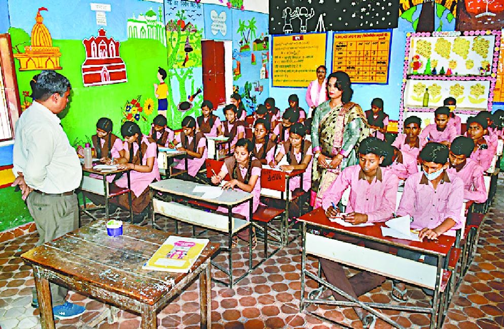 Amar Ujala Abhiyan Education Health Online studies spoiled habits during Corona Crisis now students are no longer interested in classes