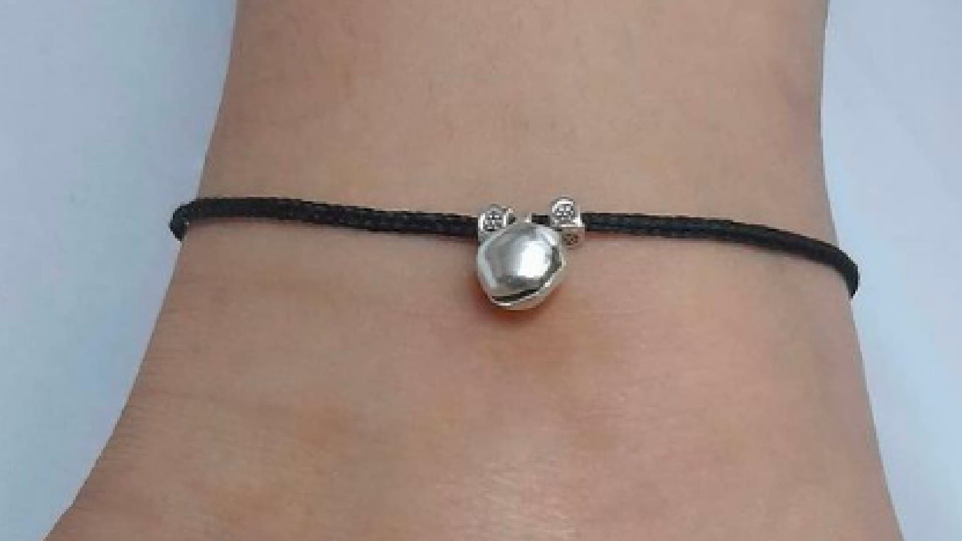 black thread anklet benefits in hindi Kala Dhaga Pahanne Ke Fayde