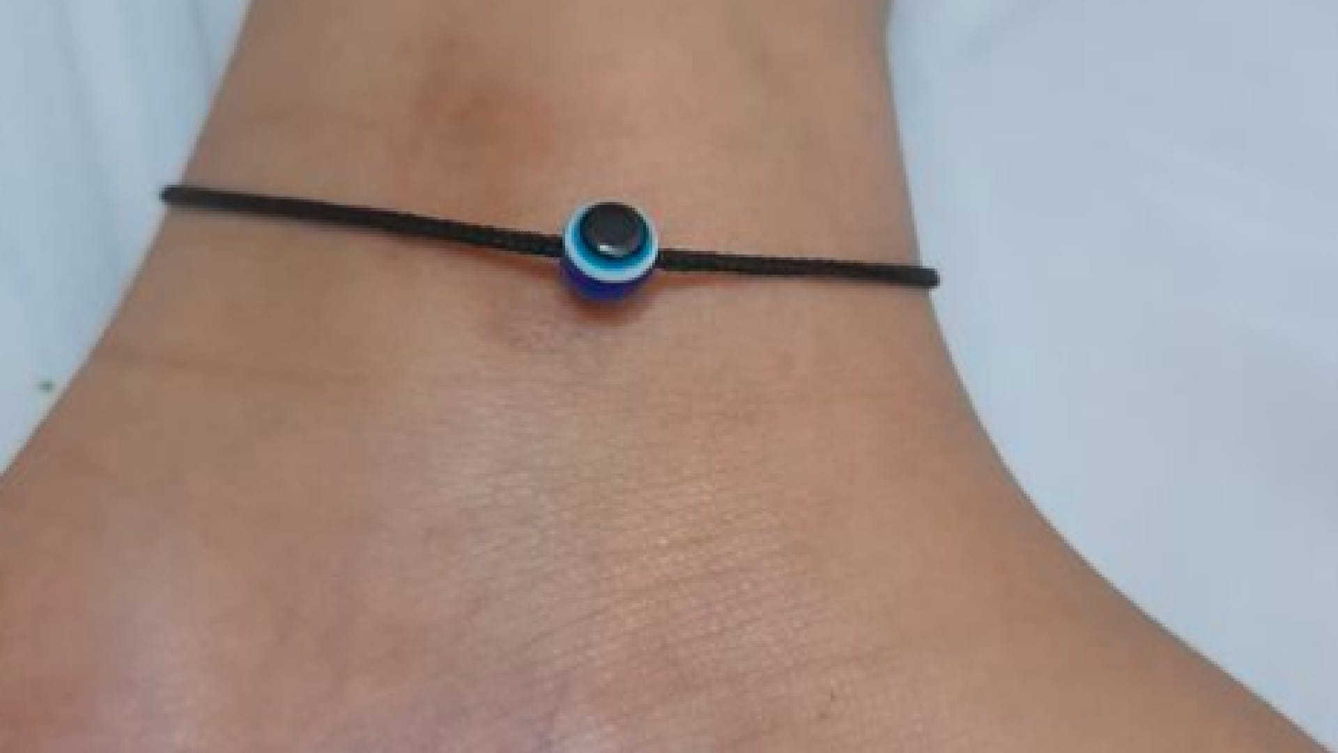 black thread anklet benefits in hindi Kala Dhaga Pahanne Ke Fayde