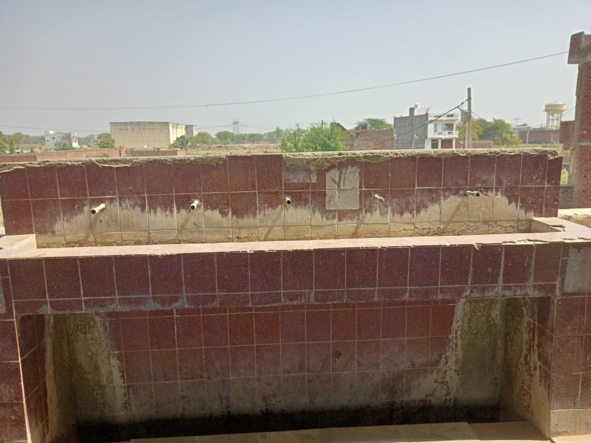 There is no water, in public places, in the eyes of those responsible 15-52-35