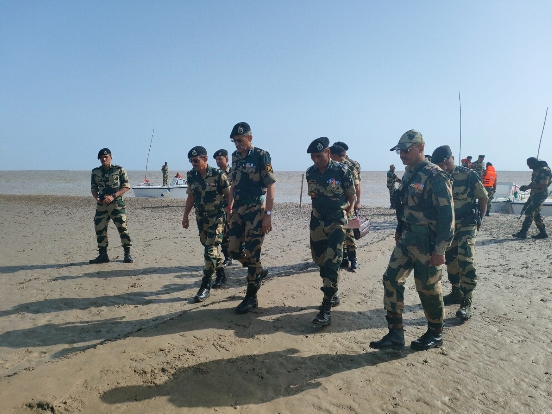 हरामी नाला पर बीएसएफ डीजी