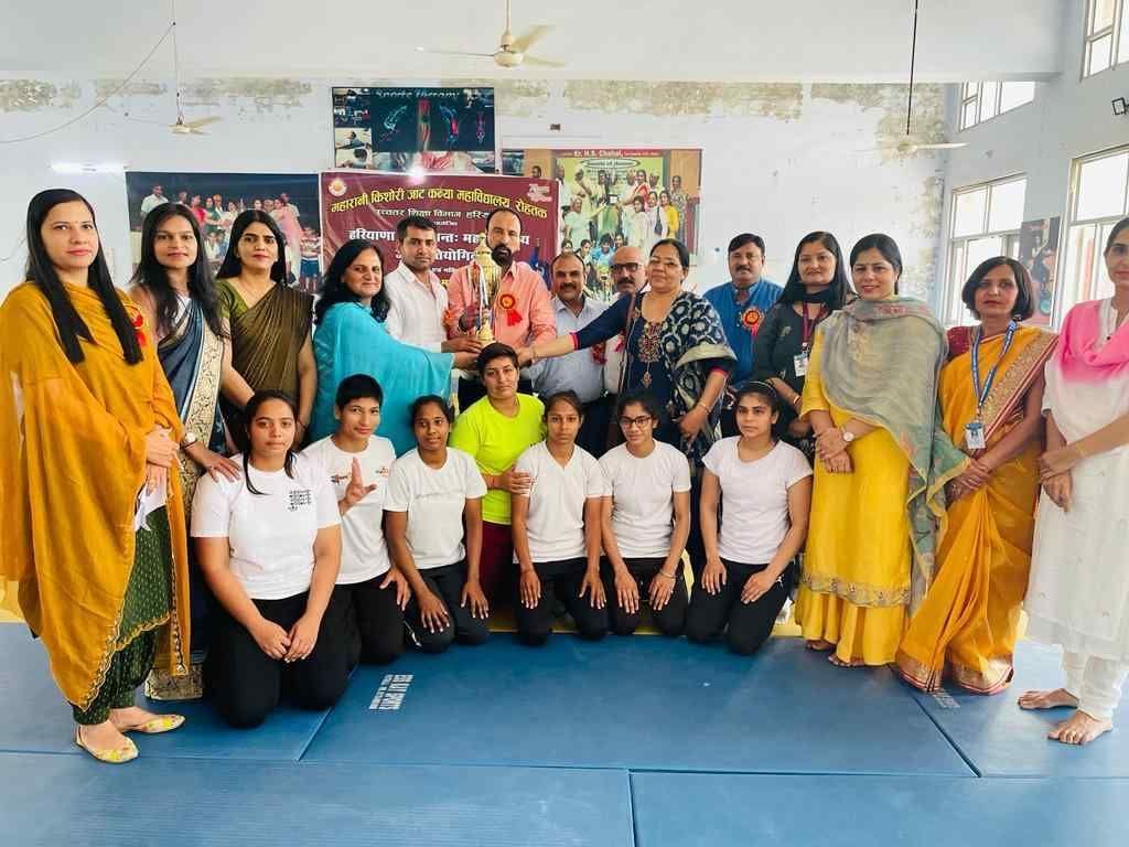 Ritika of MKJK and Ashish of Jat College became the best Judoka