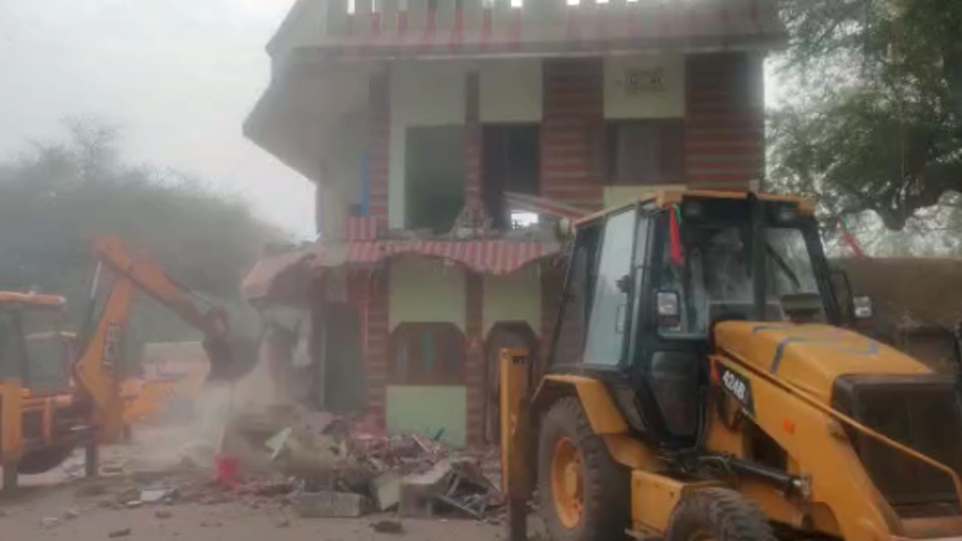 Indore: Bulldozer went to the house of seven people in the Pigdumber dispute, BJP leader's son was murdered