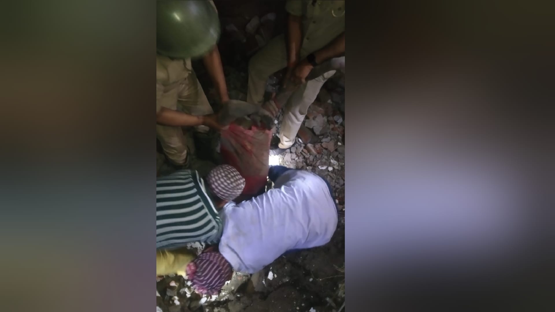 Ghaziabad Big Incident wall of school collapsed while making drain three laborers died See Photos