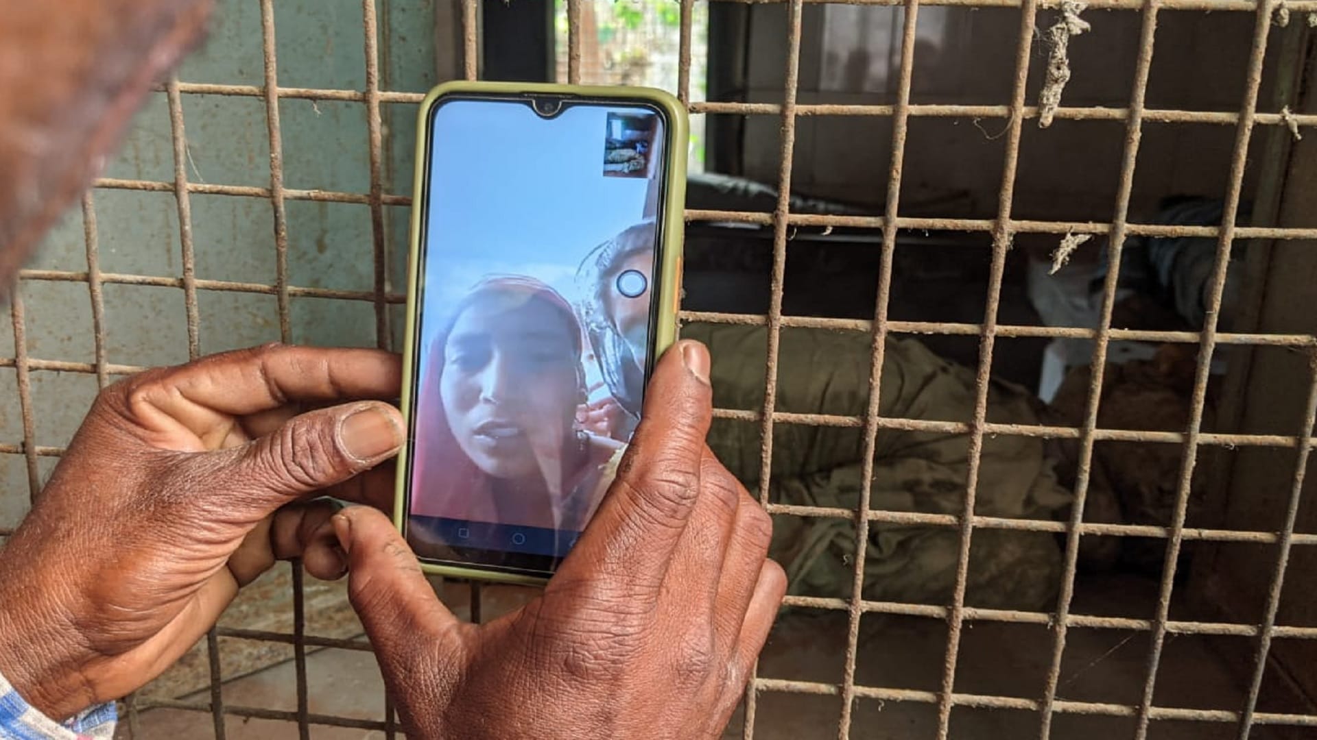 Ghaziabad Big Incident Helpless mother saw dead son face for last time through video call, brothers and sisters cried bitterly
