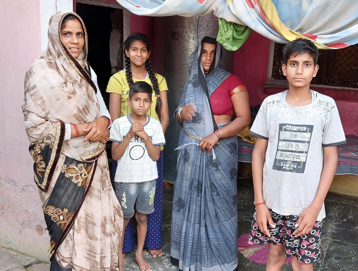 Hathras: Pramod had left home asking to go to Aligarh, mobile also stopped coming