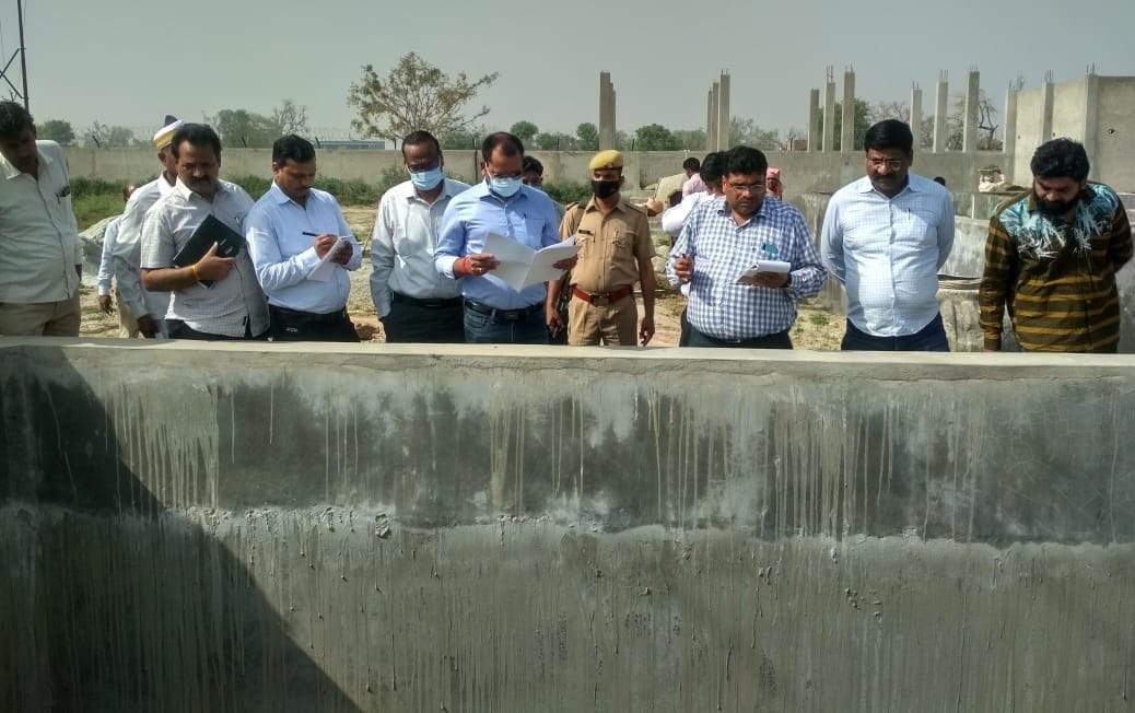 Hathras: Complaint of poor quality bricks in drain construction
