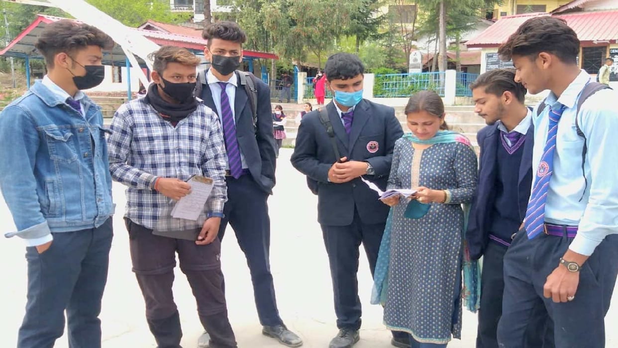 Ballia paper leak case: Kindness to mafia and journalists on target by up administration