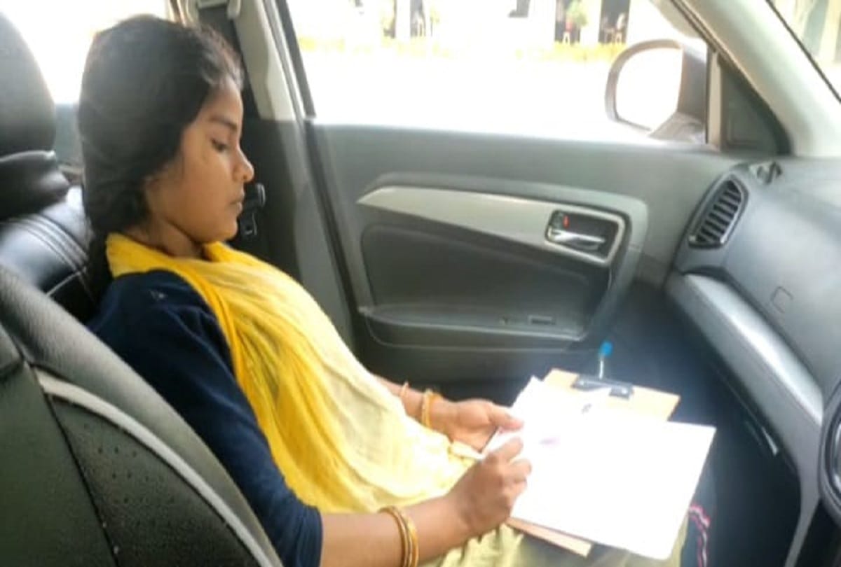 UP Board Exam 2022 girl student took exam sitting in car in jaunpur  administration initiative know reason behind this
