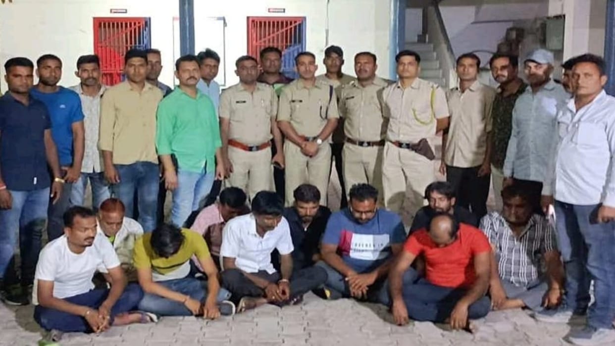 12 gamblers arrested while gambling in Jhalawar more than 93 thousand rupees recovered