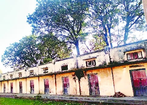 There is a compulsion, the board examinees will be seated in the verandah of this center