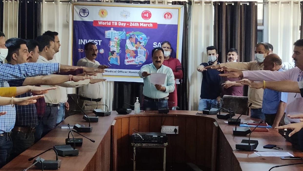 Pledge administered to employees to make Himachal TB free