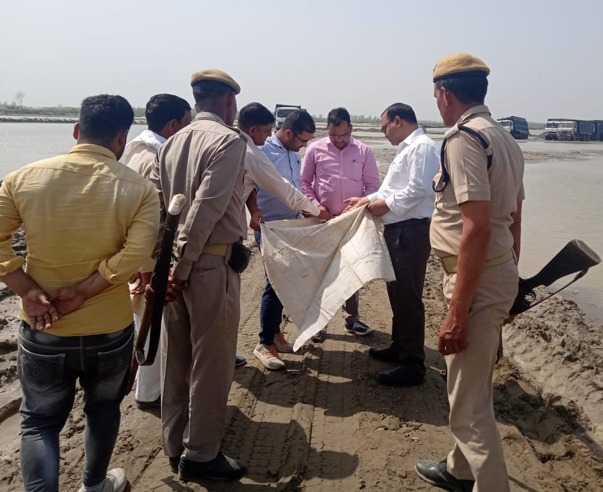 SDM and mining officer raided in Khurgan sand mining area