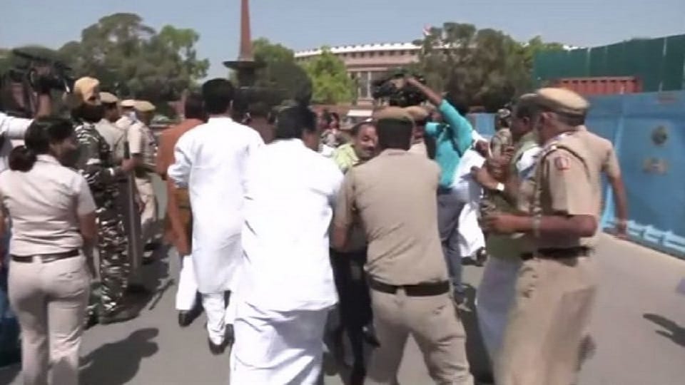 Kerala Congress MP alleged manhandled by Delhi Police during protest against SilverLine project