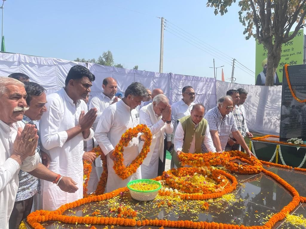 A country that forgets martyrs can never progress: Hooda