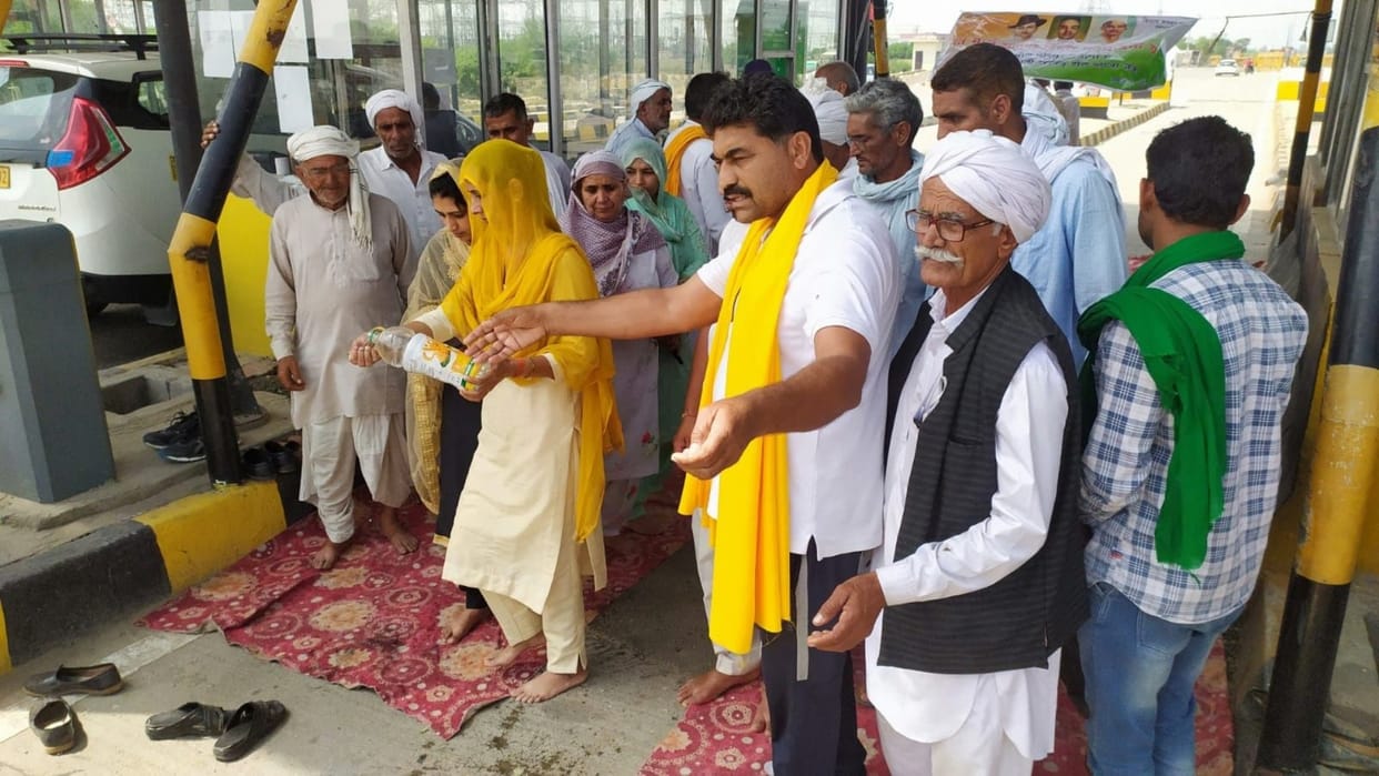 Police detained 7 farmers engaged in taking out Sadbhavna Yatra in Jind
