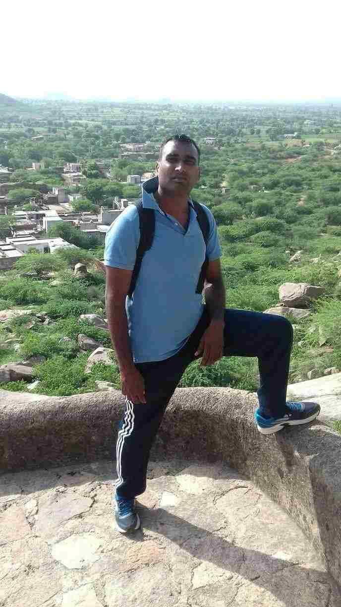 Bike rider dies due to Bolero collision