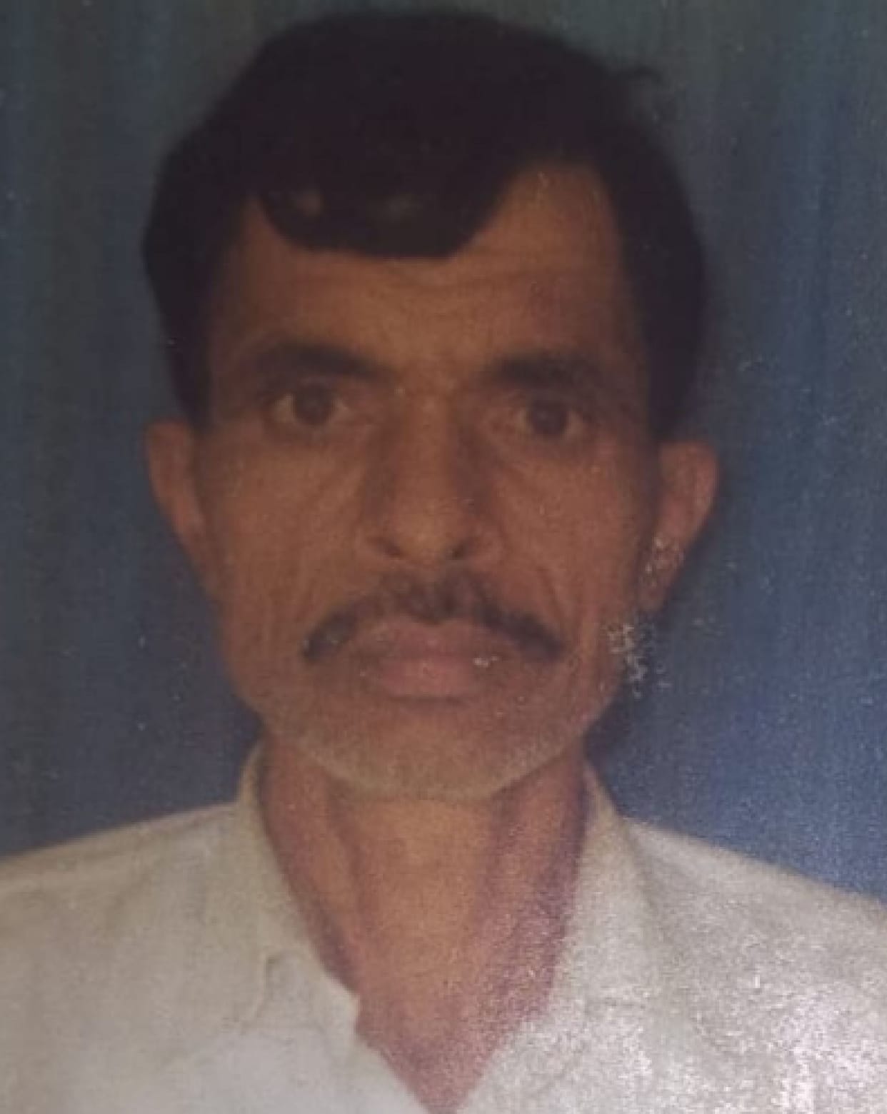 Kanpur Dehat : Home guard's body found hanging on a tree outside the village