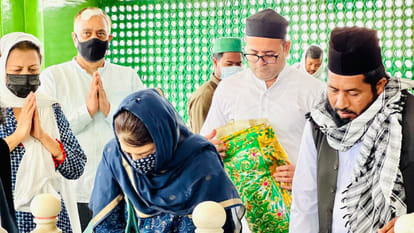 Satwari Dargah pdp president Mehbooba mufti pays obeisance at sufi Shrine of Hazrat Budan Ali Shah at Satwari Jammu