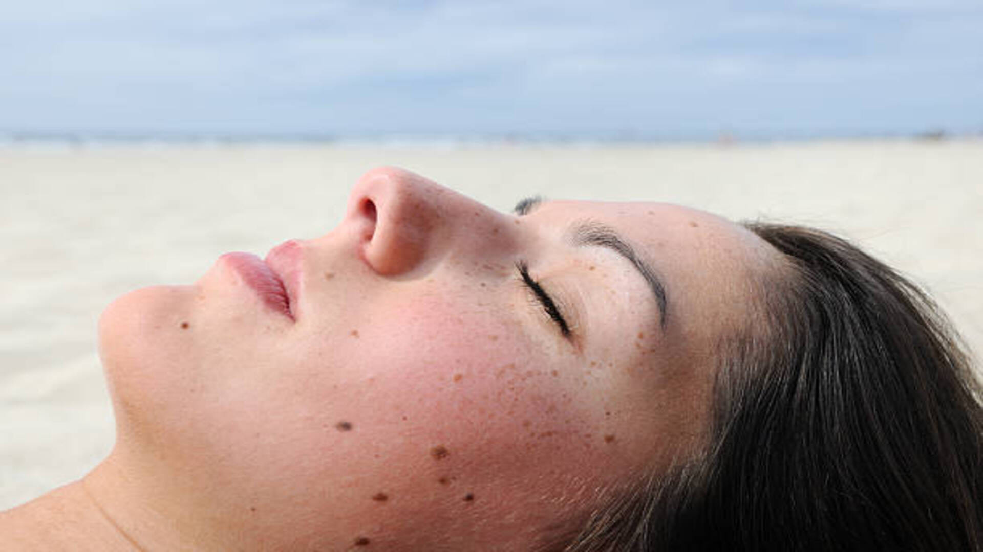 Moles On Body Meaning Face Nose Lips Legs Sharir Par Til Ka Matlab In Hindi