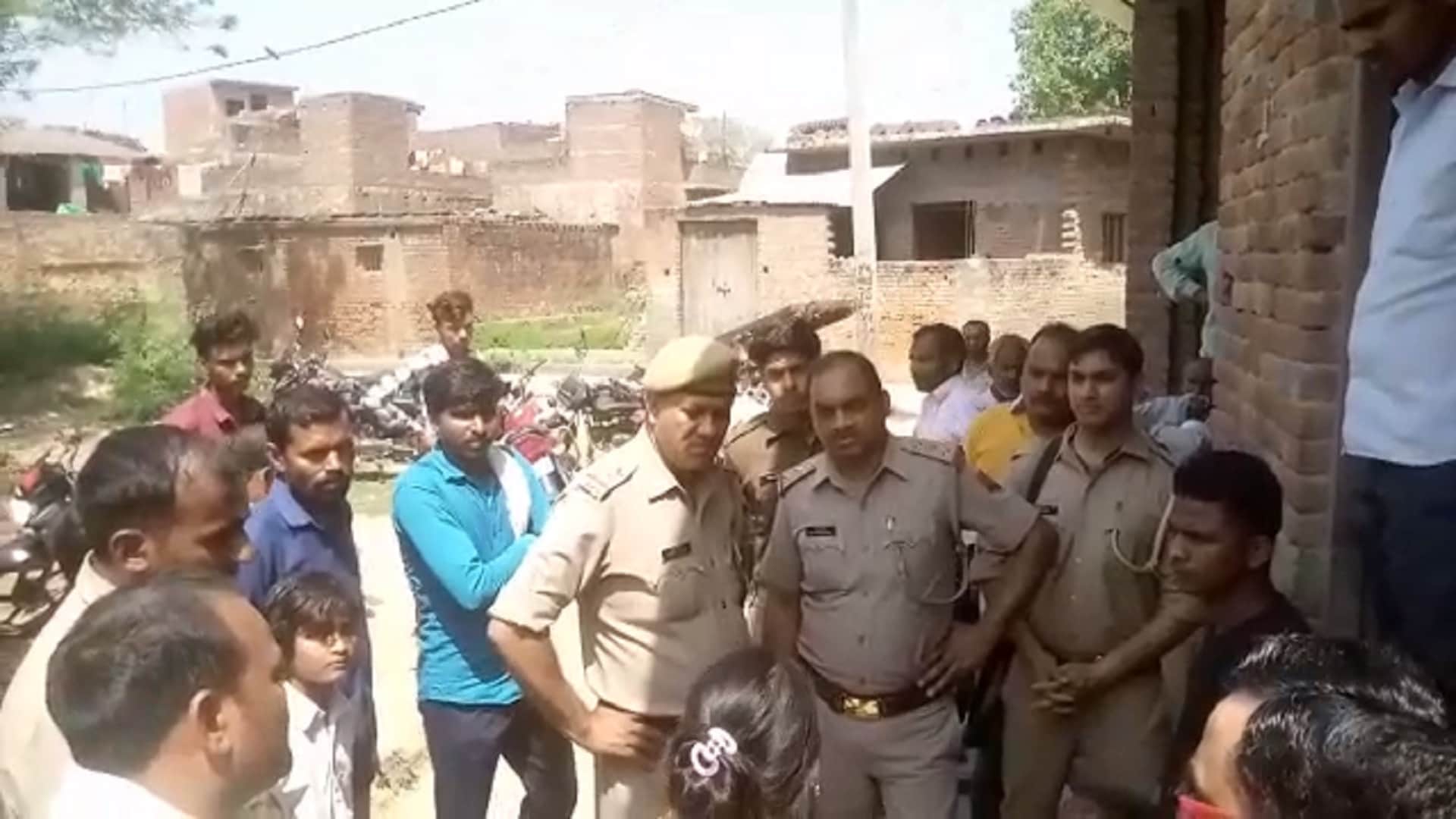 UP Crime News: A girl baby child of four year was murdered in village of Bijnor see photos