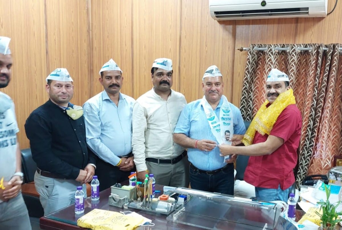 himachal congress pradesh sachiv Karun sharma joined aam aadmi party