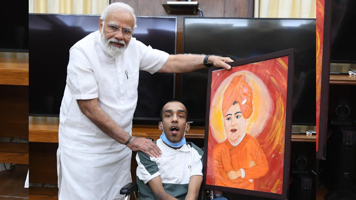 PM Modi meets specially abled painter calls him source of inspiration delegation of Sikh intellectuals in Delhi