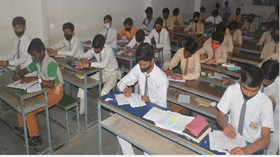 Schools compensating for learning loss by taking extra classes