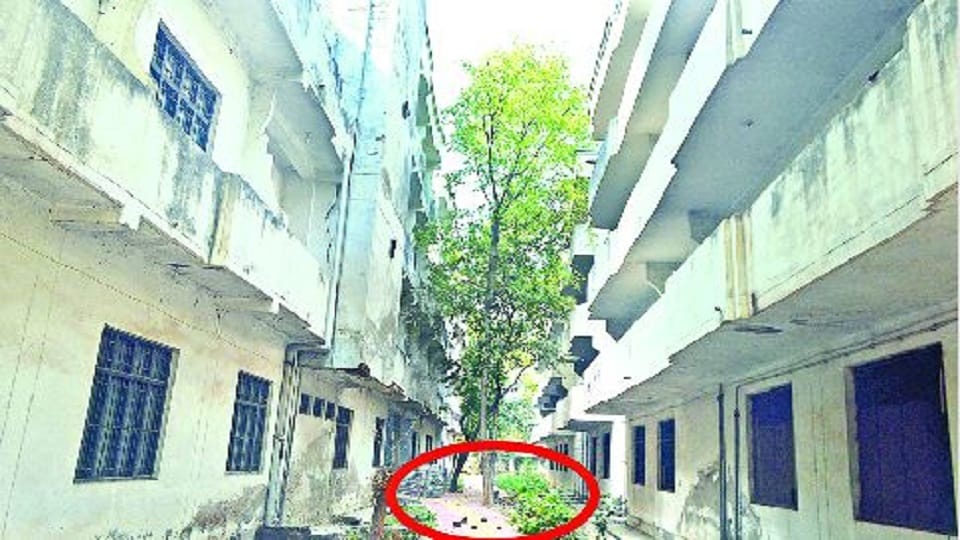 student death case not solved even in five months dead body was found in hostel Agra Crime news