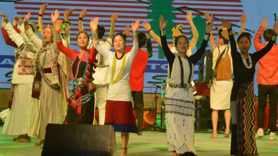 Kacha Badam singer Bhuban Badyakar performed in Taj Mahotsav Agra
