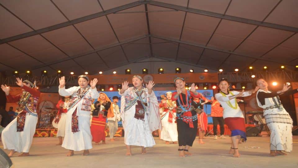 Kacha Badam singer Bhuban Badyakar performed in Taj Mahotsav Agra