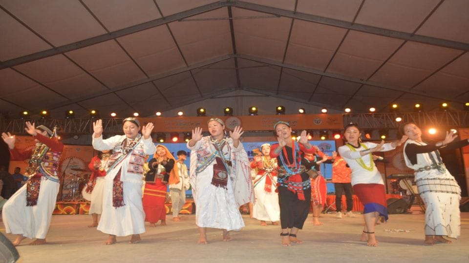 Kacha Badam singer Bhuban Badyakar performed in Taj Mahotsav Agra