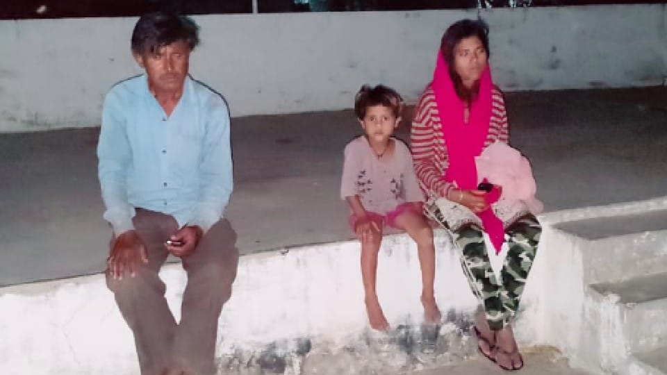 Chhatarpur: When the daughter was given birth, the husband took her out of the house, when she reached her maternal home, the brother-in-law killed her and drove her away.