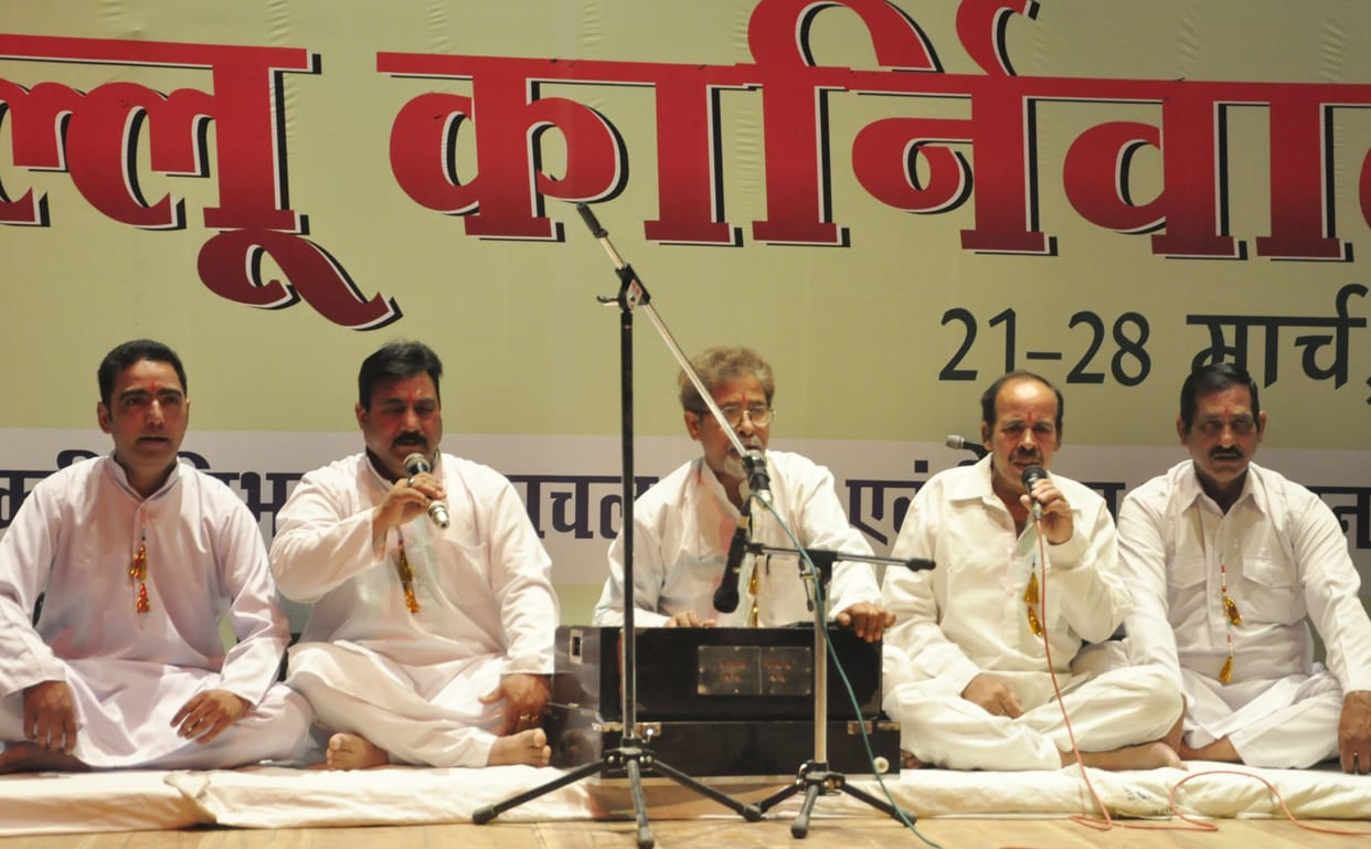 The audience danced in full swing at the fourth cultural evening of Kullu Carnival.